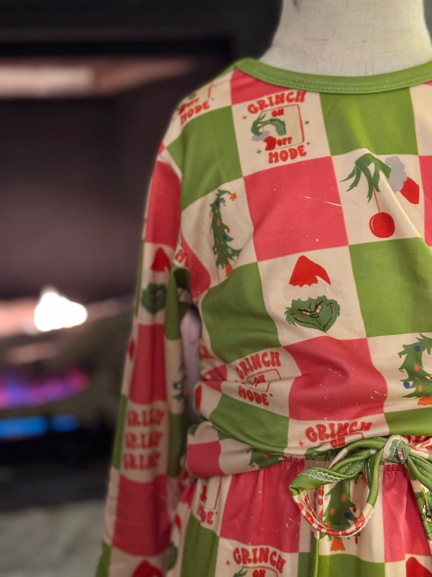 Girls Retro Grinch Loungewear Top