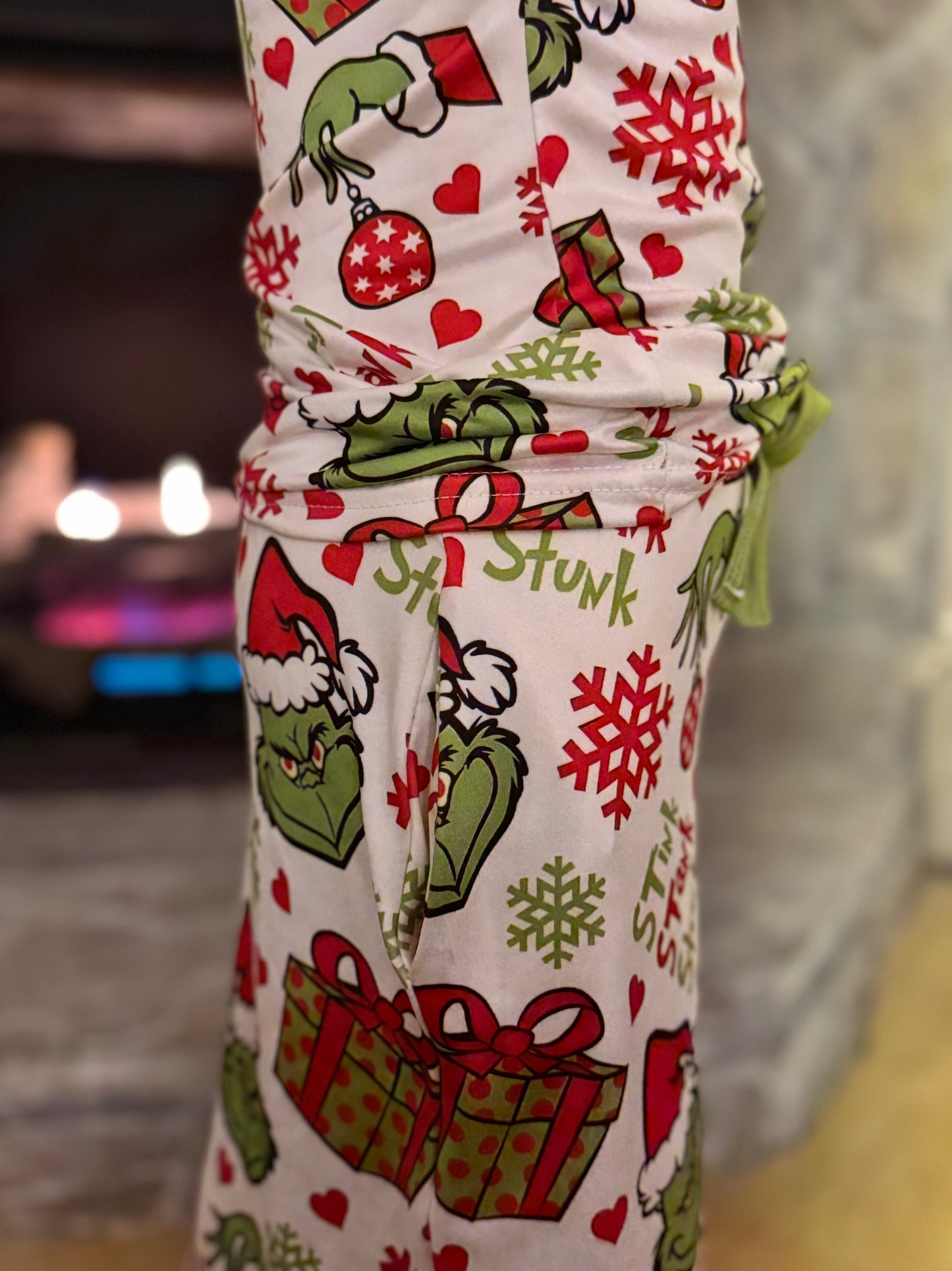 Girls Traditional Grinch Loungewear Top