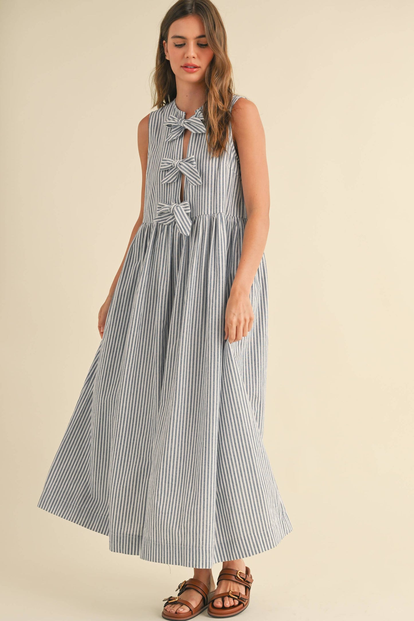 D4886 STRIPE FABRIC WITH BOW TIE FRONT DRESS: Blue / L