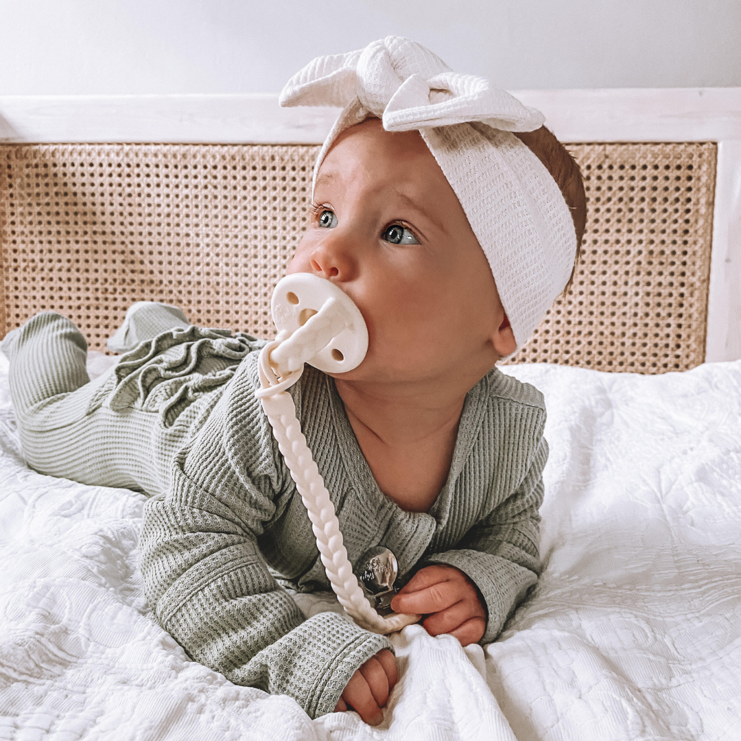 *NEW SIZE* Sweetie Soother™ Pacifier Sets (2-pack): 6-18 M Pink Bows