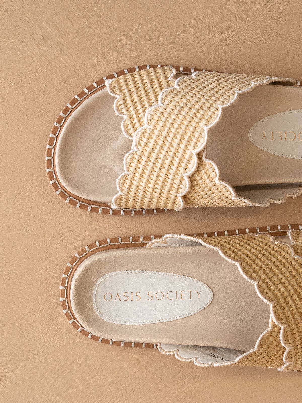 The Fabby | Beige Double Strap Raffia Slide: BEIGE / 10