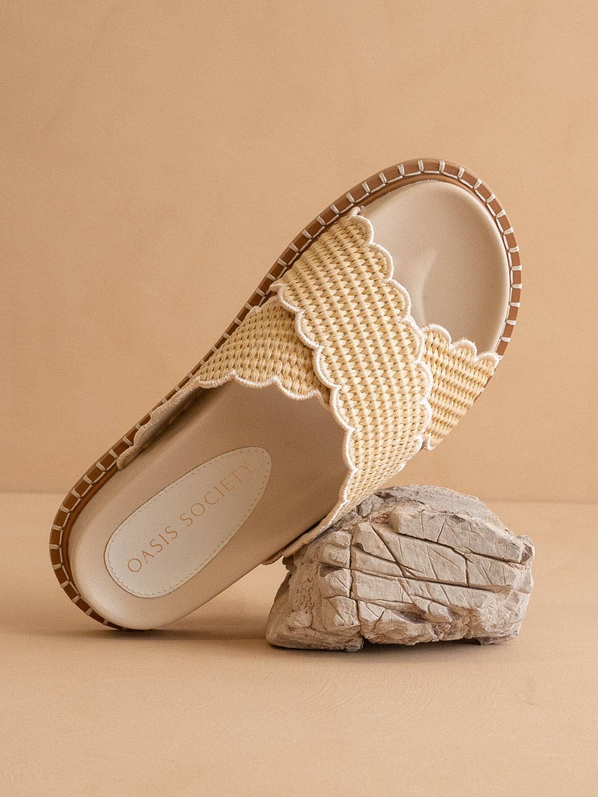 The Fabby | Beige Double Strap Raffia Slide: BEIGE / 6