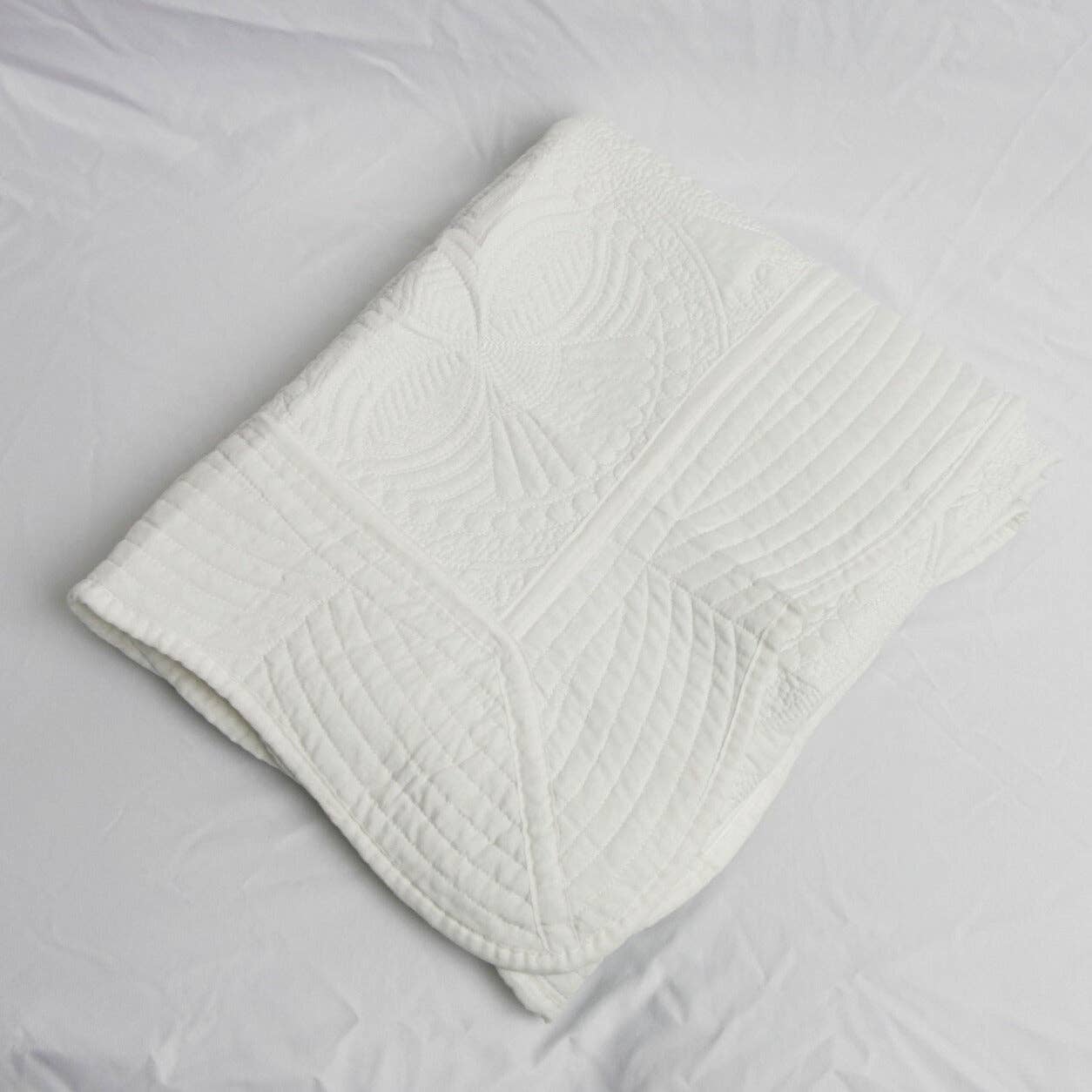 White Quilt: Baby Quilt (36" x 46")