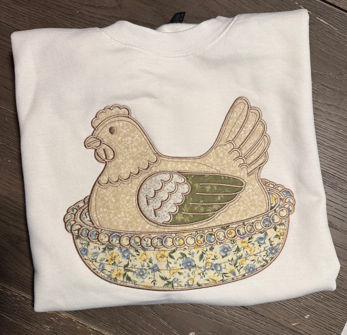 “Hen on a Nest” embroidered sweatshirt