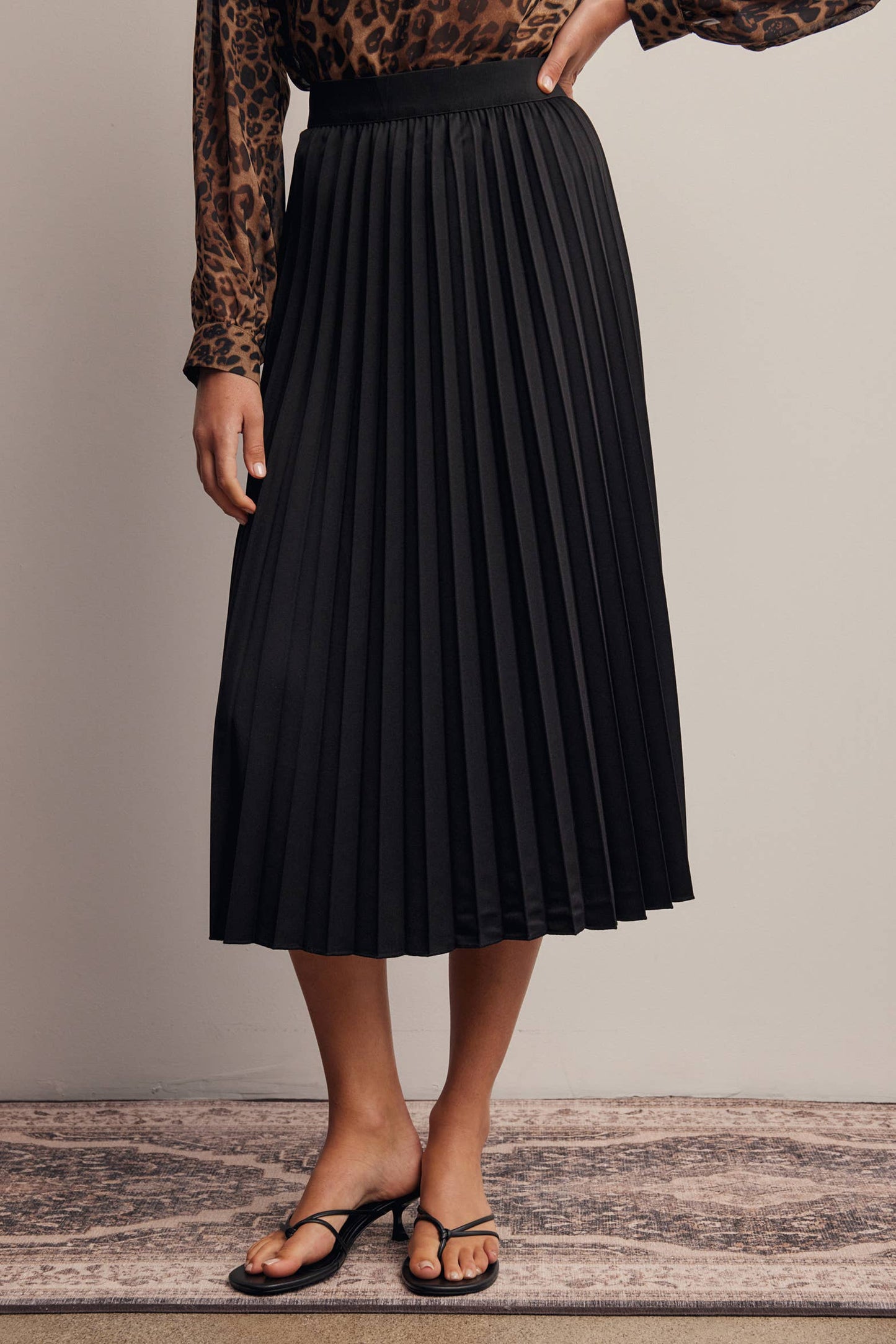 Stretch Pleated Midi Skirt FSK0027: Brown / Contemporary / L