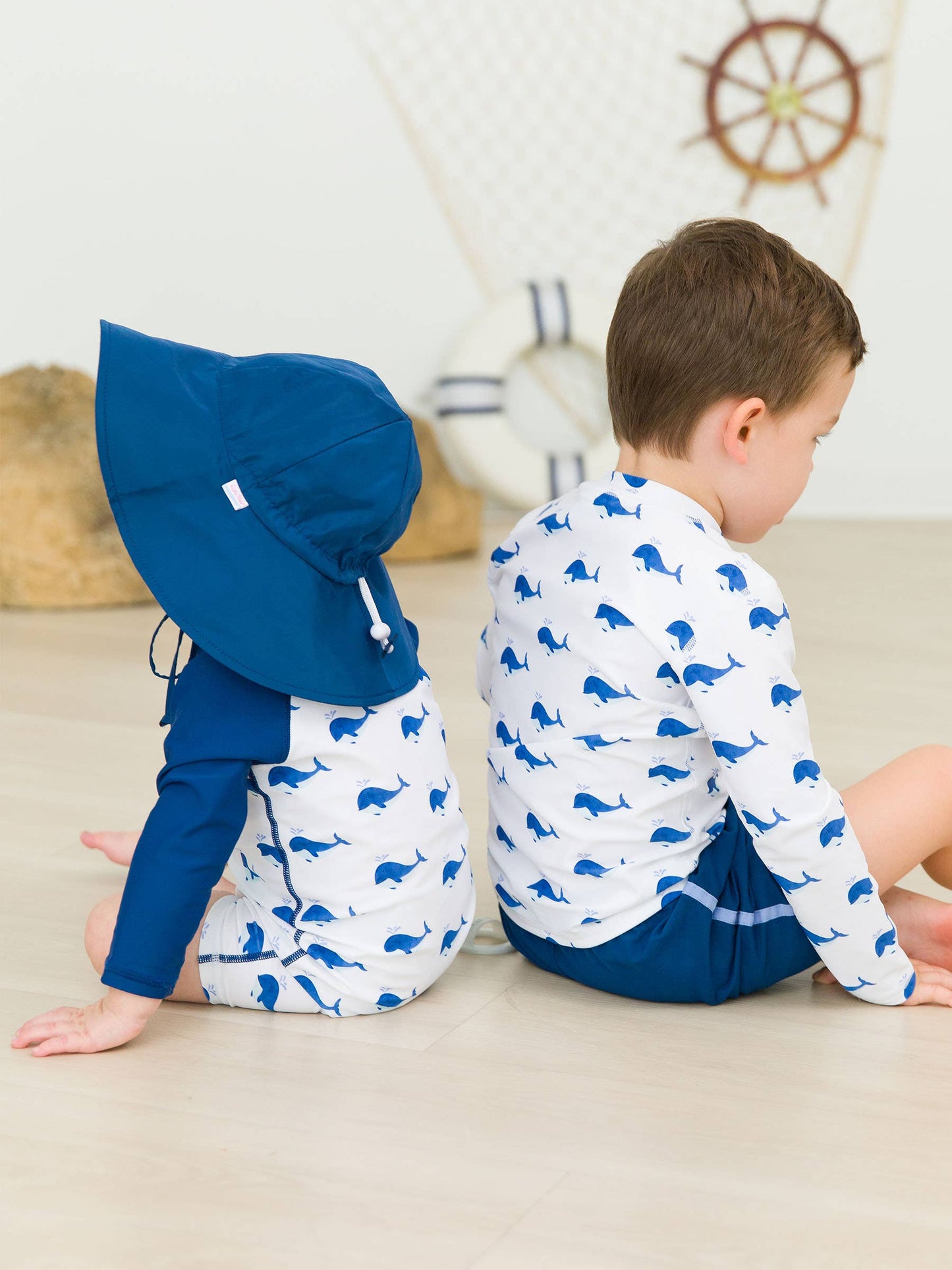 Baby Boys Whale Friends Long Sleeve One Piece Rash Guard: White / 12-18m