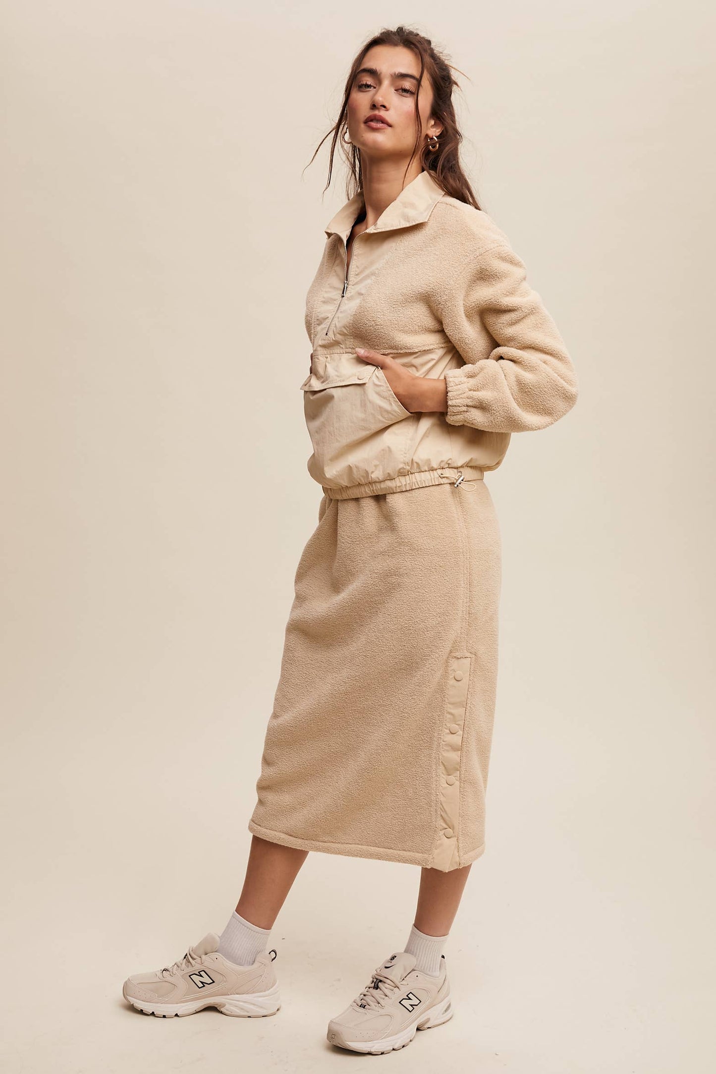 Fleece Pullover & Skirt Set: Taupe / Contemporary / L
