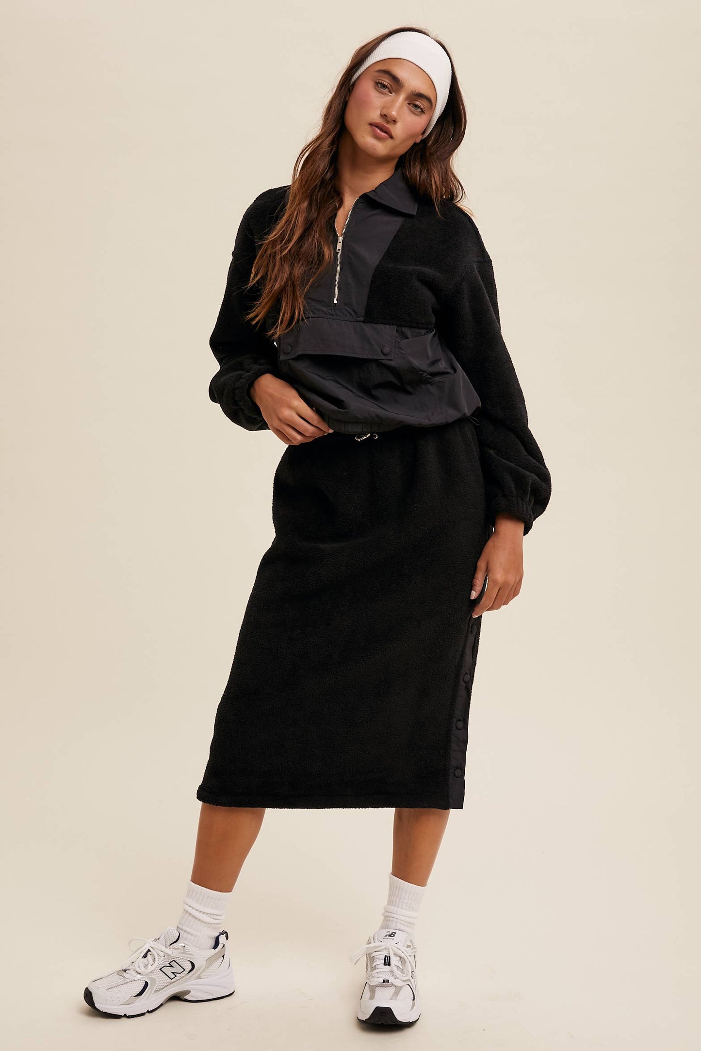 Fleece Pullover & Skirt Set: Black / Contemporary / M