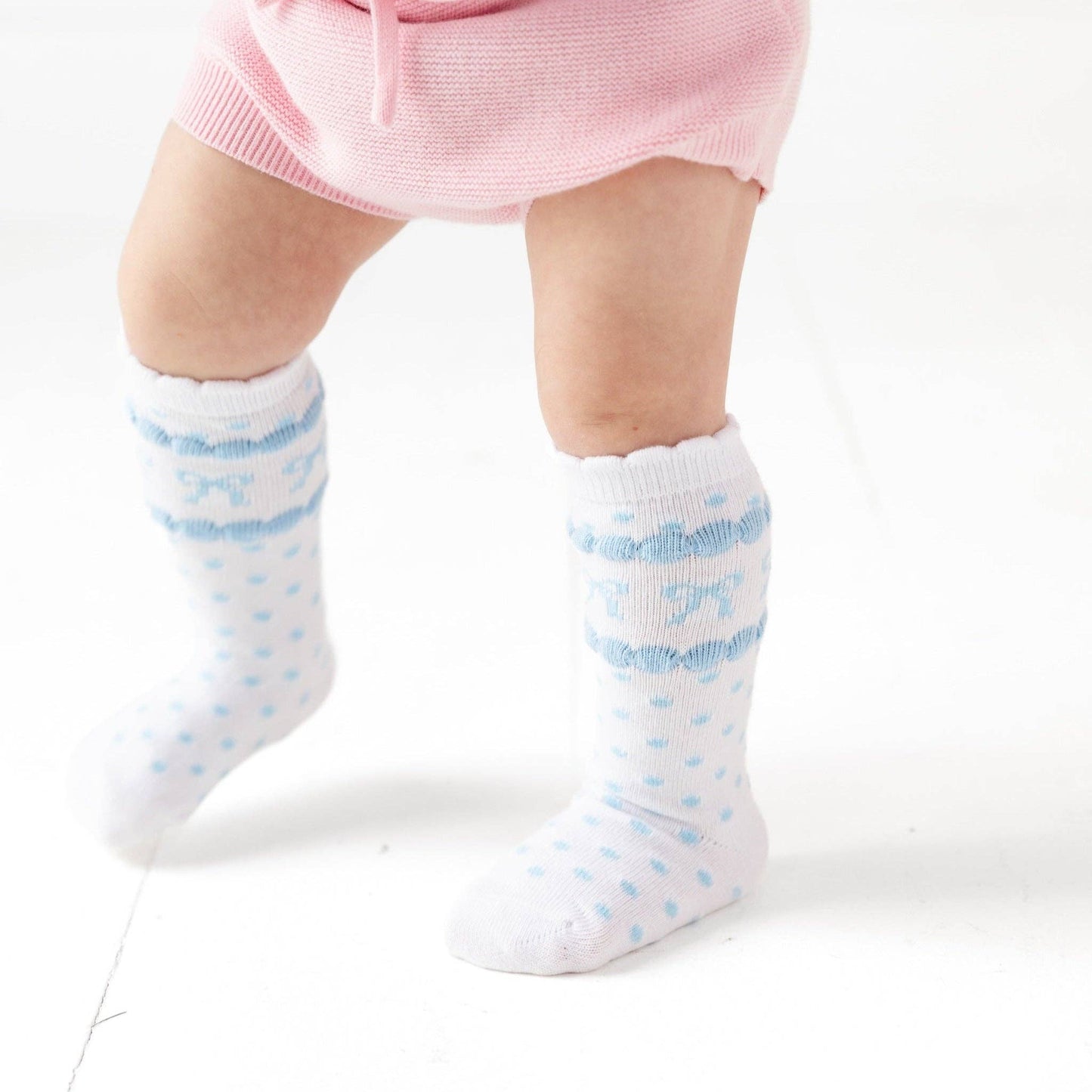 Blue Bow Scalloped Knee Socks: 0-6 MONTHS