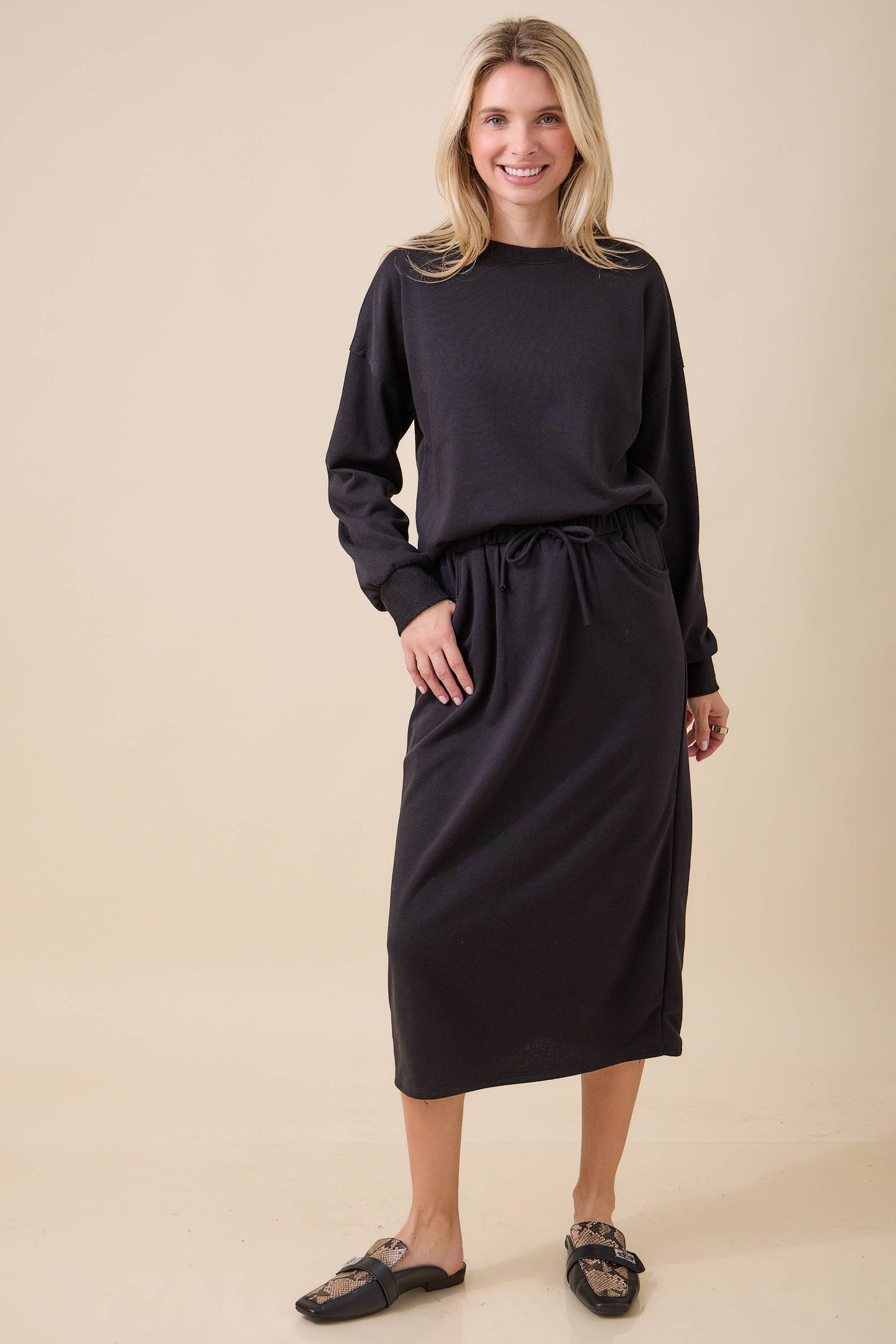 WOMEN'S SOLID SOFT KNIT SKIRT WITH POCKETS-PART OF SET: Fuchsia / XL