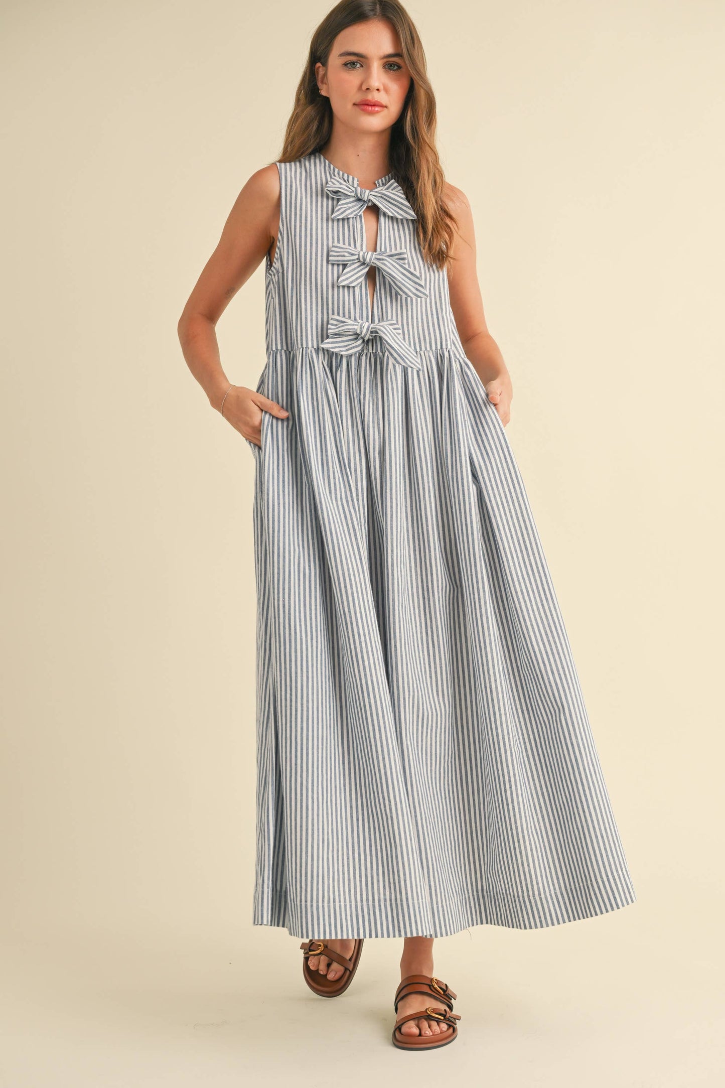 D4886   STRIPE FABRIC WITH BOW TIE FRONT DRESS: Blue / M
