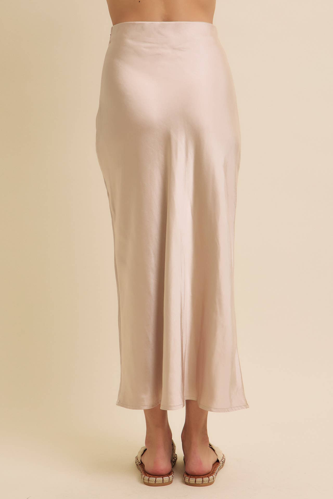 HIGH QUALITY THICK SILKY SATIN BIAS CUT MAXI SKIRT: BLACK / M