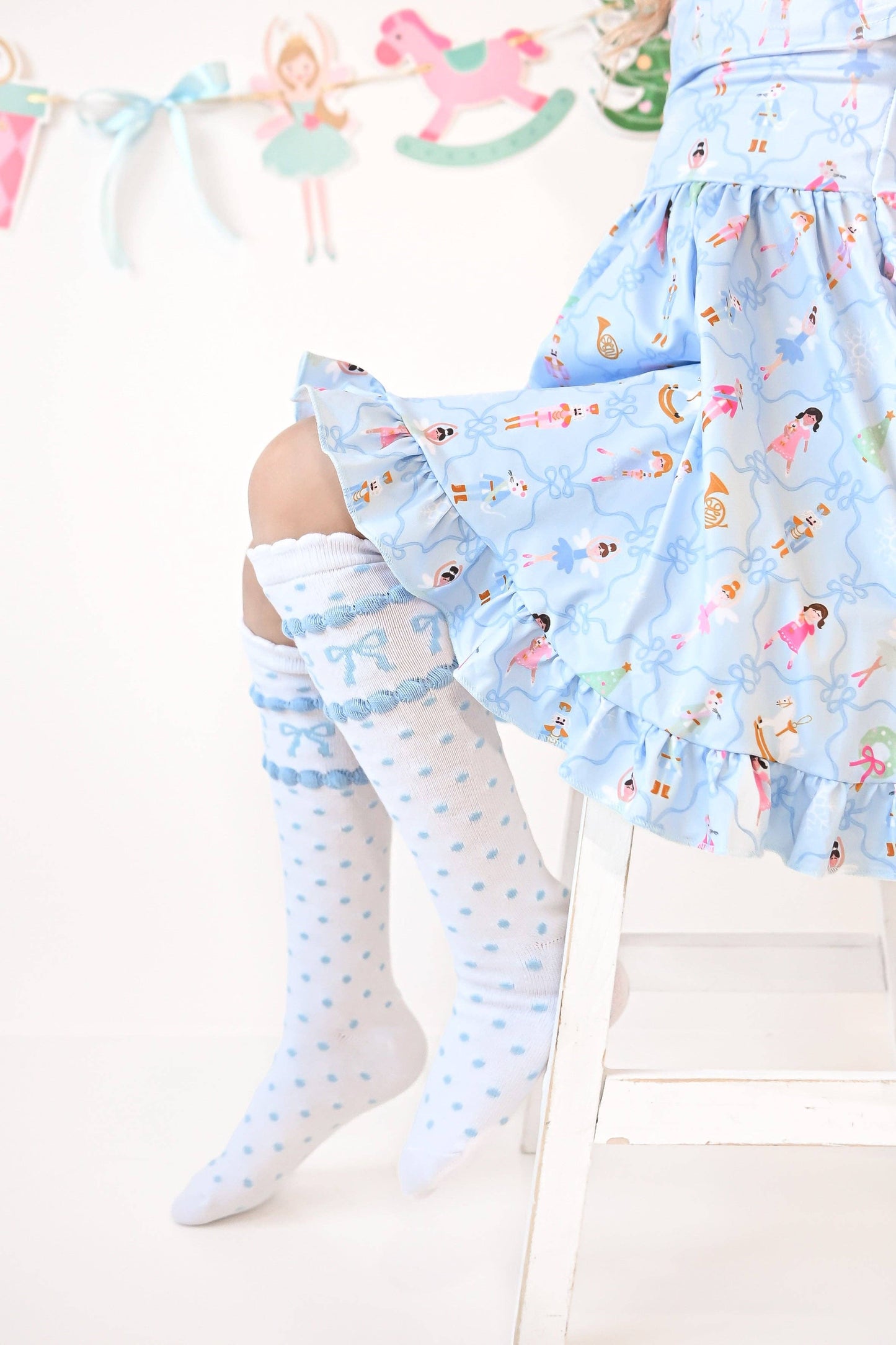 Blue Bow Scalloped Knee Socks: 0-6 MONTHS